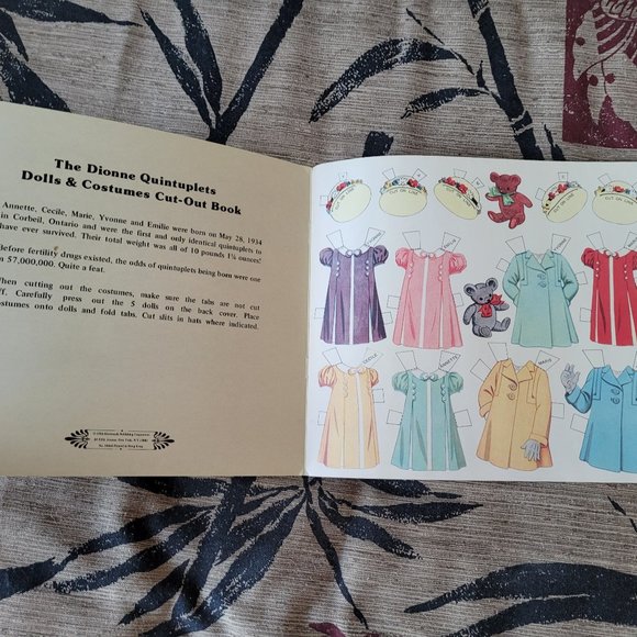 The Dionne Quintuplets Paper Dolls Book Unused - Picture 3 of 14